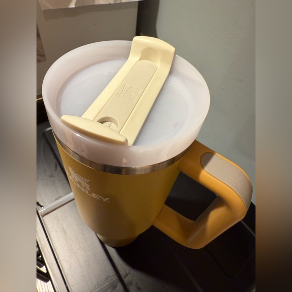 Stanley 40oz Quencher - Picture 6 of 6